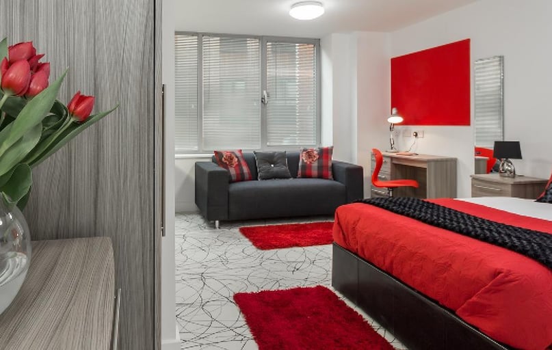 Queens Terrace, City Centre, Southampton - Image 1